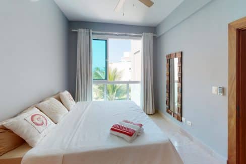 Apartment-E2-Arenas-Beachfront-Condos-Bedroom (3)
