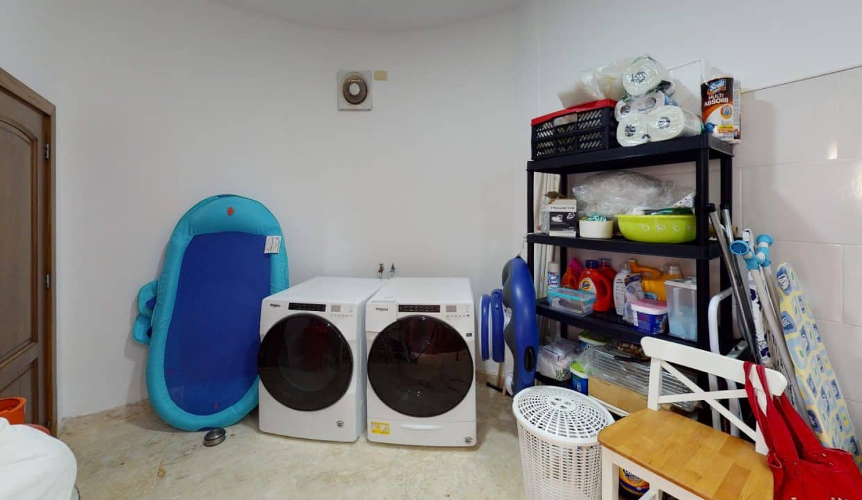 Las-Canas-Laundry