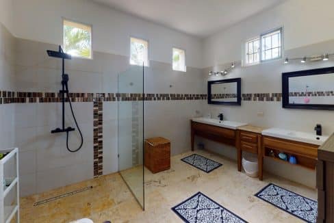 Las-Canas-Master-Bathroom