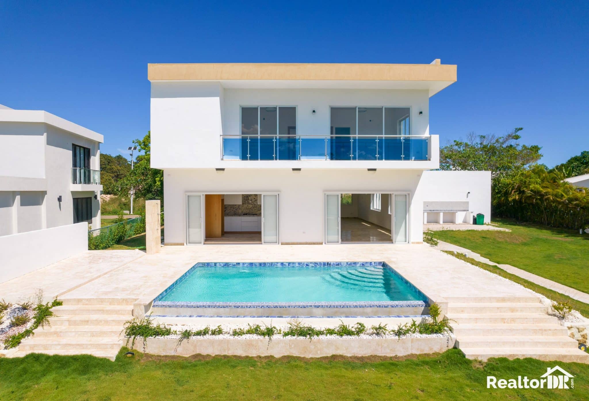 Newly Built Sea-Side Villa