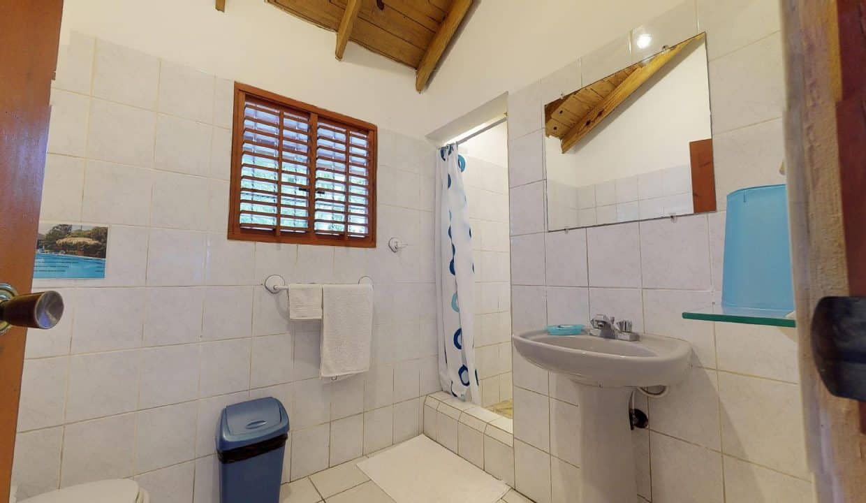 El-Carite-Private-Apartments-Bathroom(1)